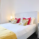 Xenia Apartments - Two-Room Apartment In Navigli Area