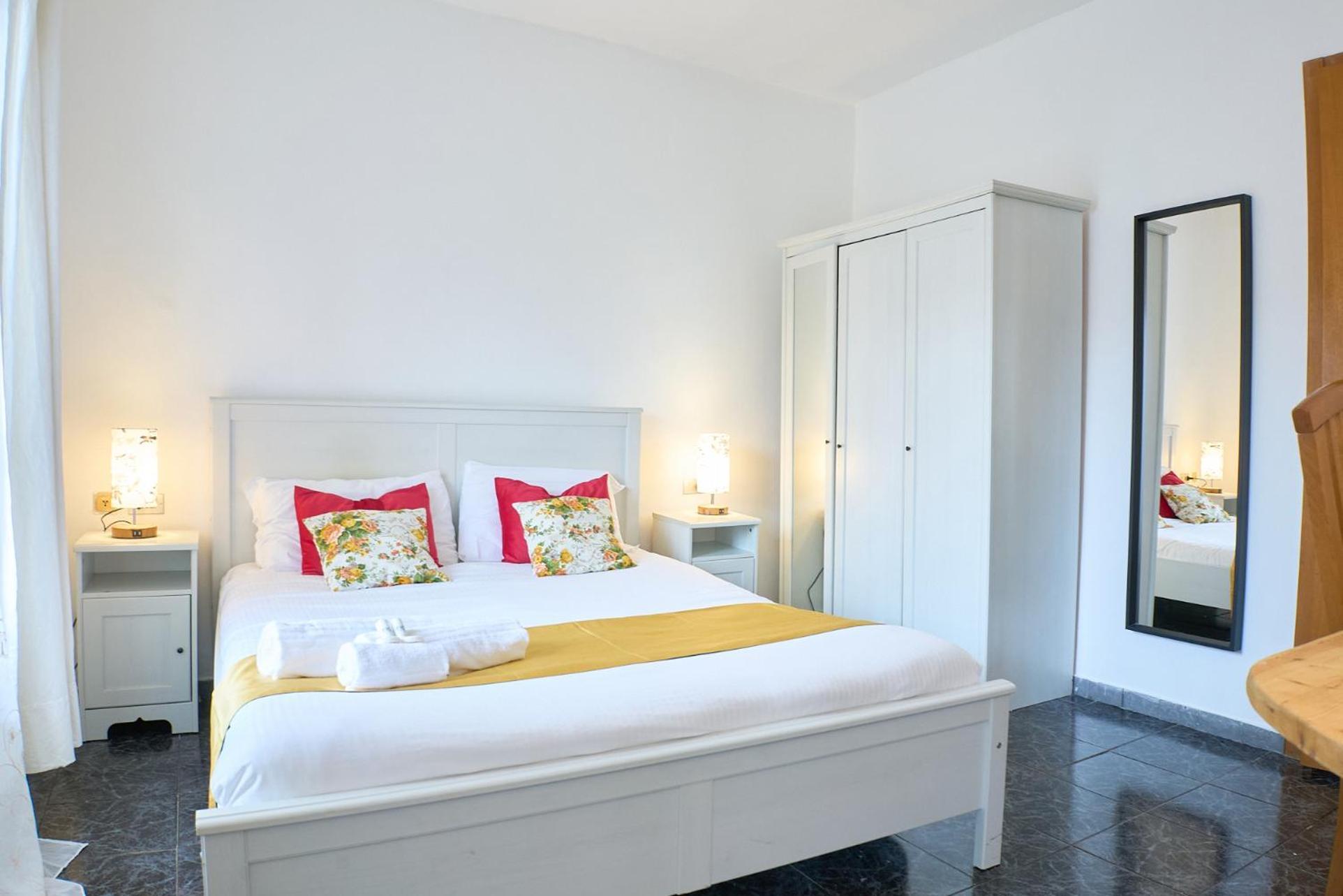 Xenia - Two-room In Navigli Area Appartement